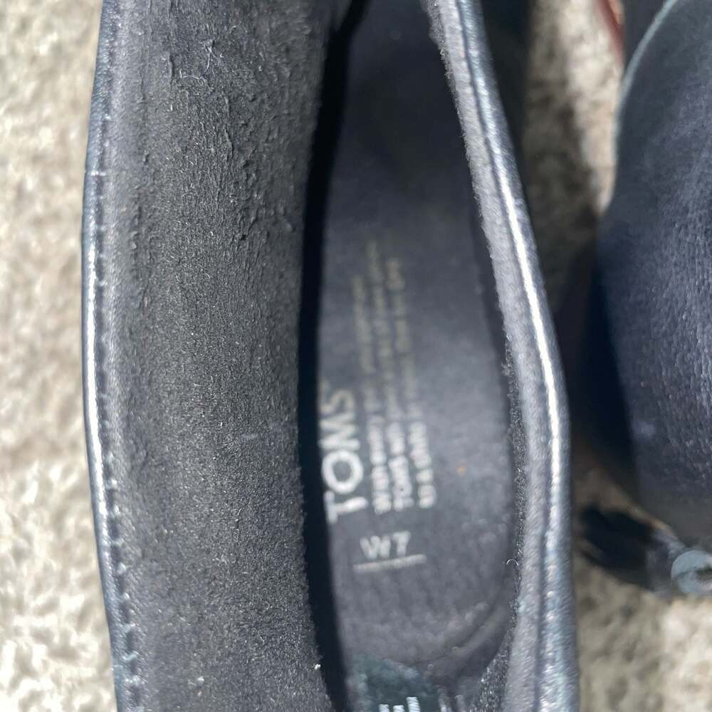 TOMS Leila Black Full Grain Leather Ankle Booties with Rear Tassel Zip Size W7 - Picture 6 of 7